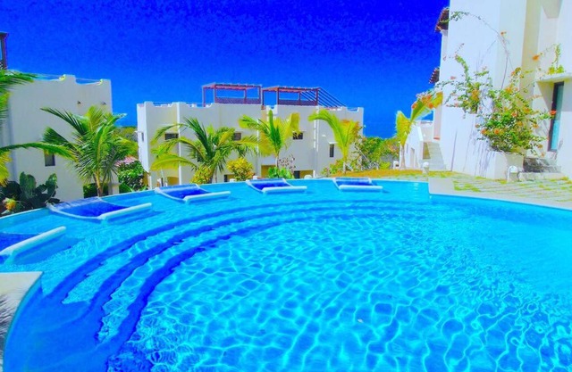 TOP ON THE HILL OCEAN VIEW CONDO, PERSONALLY OWNED
