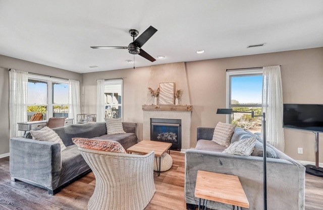 Topsail Beach paradise at Serenity Point - steps from ocean, pool and sound