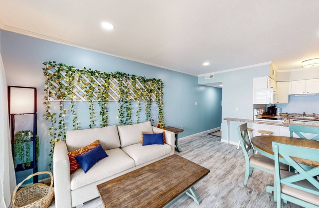 Topsail Dunes condo with great ocean view - beach access & beachfront pool