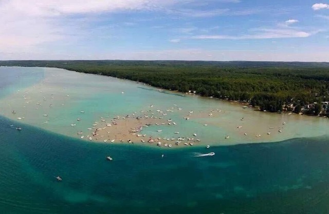 Torch Lake Sandbar Manor -170' Lakefront/beach-Summer Weekly, 2-5 night by quote