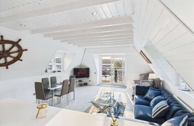 Torquay Marina Escape | Sleeps 8 | Free Parking