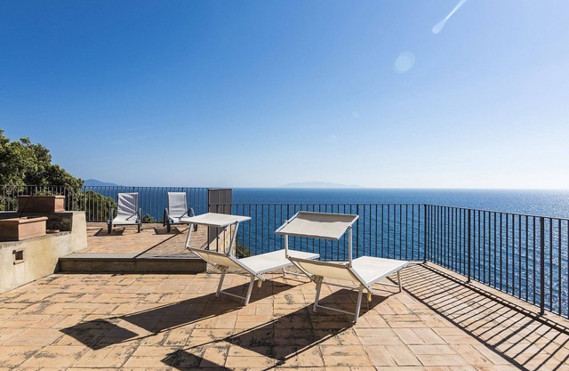 Torre Saracena luxury property to rent in Tuscany, with private sea access