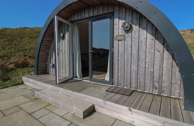 TORSA, pet friendly, with a garden in Cullipool, Isle Of Luing