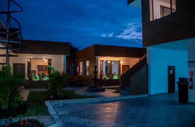 Toucan Platinum Suites Aparthotel