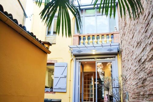 TOULOUSAINE DE STANDING - GARAGE - COUR - CINEMA