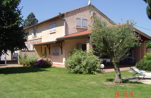 Toulouse Blagnac House Type 3 garden private pool 10 mn downtown Toulouse