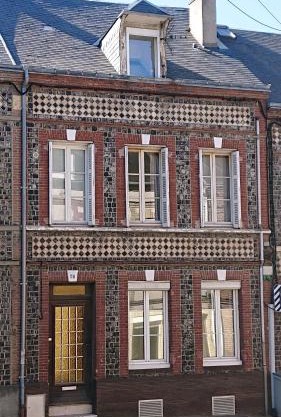 Tout un 2eme étage à 300 mètres de la mer, chez l'habitant !