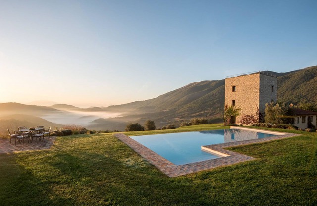 Tower Villa - Three Bedroom Castle, Sleeps 8