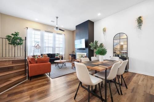 Townhome - Modern Boho - Heights - King bed