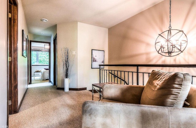 Townhouse with Free Shuttle to Tremblant Resort