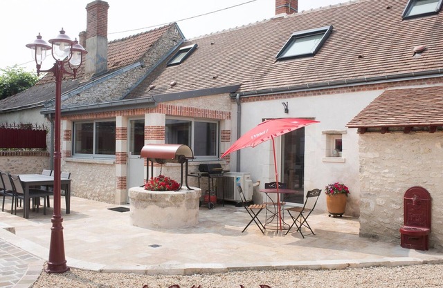 Townhouse with Spa and Sauna near Orleans