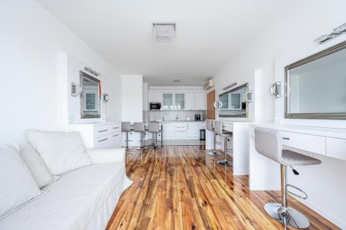 TP Spacious Stylish Free parking