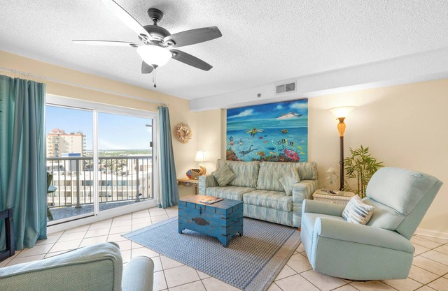 Tradewinds 1106- Beach Front, Heated Pool! Adorable Condo! Clean!