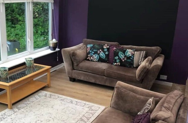 Traditional 3 bedroom home & parking in centre of village