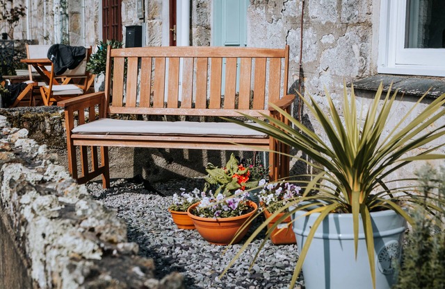 Traditional Cornish Cottage close to the beach with private parking