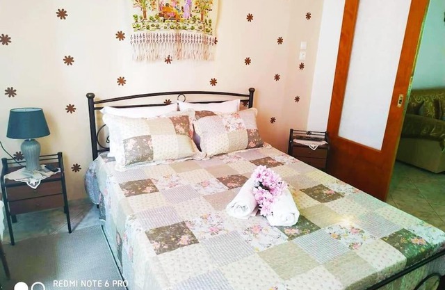 Traditional Trikeri Escape House