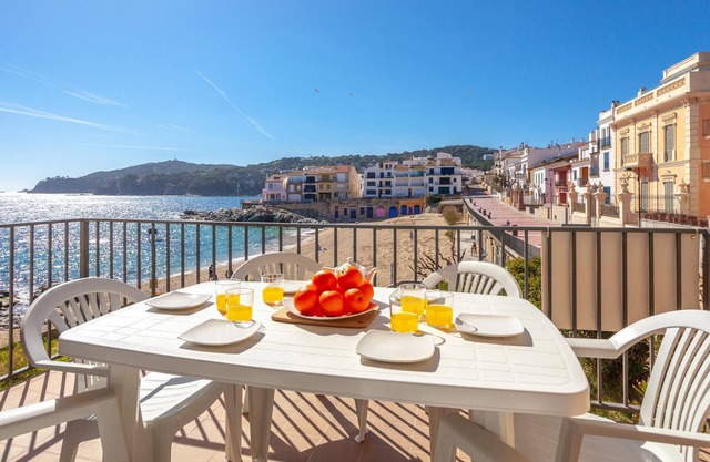 TRAGAMAR A-seafront apartment-Calella de Palafrugell-Costa Brava