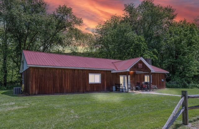 Trails End: Budget/Pet friendly: Pool Table Hot Tub Fire Pit Volleyball Court