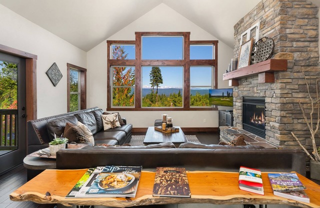 Trailside's Finest! Game Room | Wi-Fi | Private Hot Tub