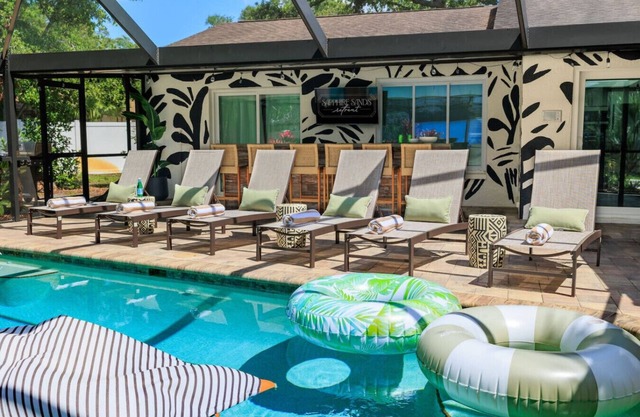 Trampoline * Heated Pool * Spa