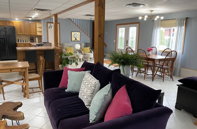 Tranquil 1 bedroom house close to casinos and parks with plenty of parking.