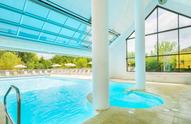 Tranquil 3BR Riverside Retreat w/ Heated Pool, Sauna- Proximity to Lascaux Caves