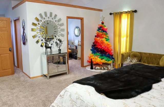Tranquil 4-bedroom house in Glen Ellyn.Your ideal home away from home!