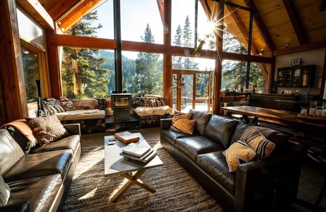 Tranquil 4-bedroom lodge in Front Royal with AC, WiFi
