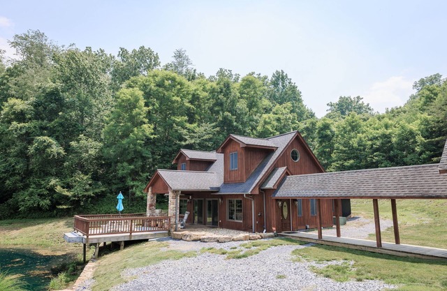 Tranquil And Secluded Cabin On 326 Acres With Mountain Views ~ AMAZING!