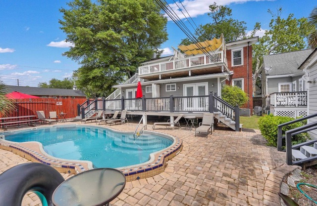 Tranquil Haven by Forsythn7 minutes walk to Forsyth Park w/deck and pool!