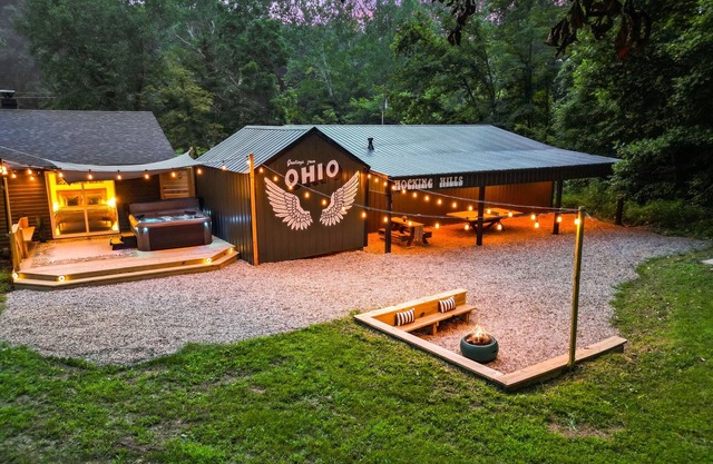Tranquil Hocking Hills Cabin For 8: Hot Tub, Games