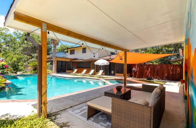 Tranquil Oasis 5BR Retreat with Pool & 3 Baths