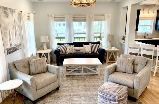 Tranquil Retreat with Gulf Views, 2 Min Walk to Pedestrian-Only Beach