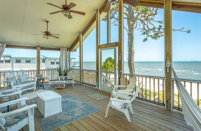 Tranquil Winds Beachfront House