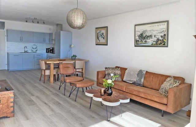| Travl.is Expats | NL # Ijsselstein Riverside Zen