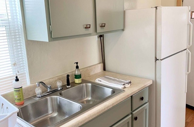 Treasure State Cottage - centrally located