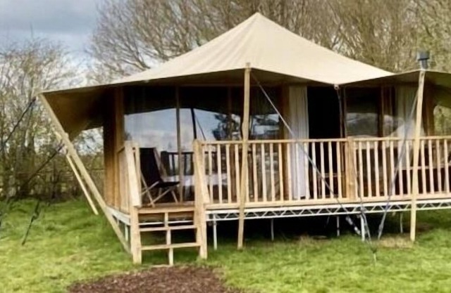 Tregantle Farm Eco Glampsite Super Safari Cabin
