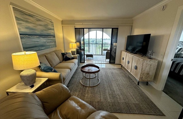 Trendy and Guest Ready One Bedroom Condo in Prime Waterfront Resort Complex
