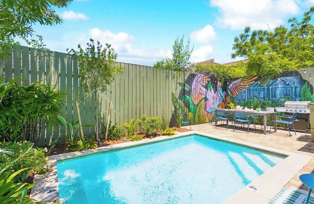 Trendy Art Filled MidCity Oasis w/HeatedPool+ PKG