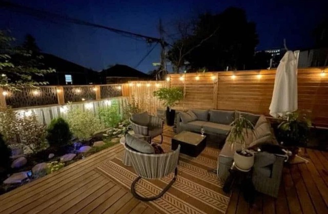 Trendy Toronto Home: Sleek Design & Urban Elegance