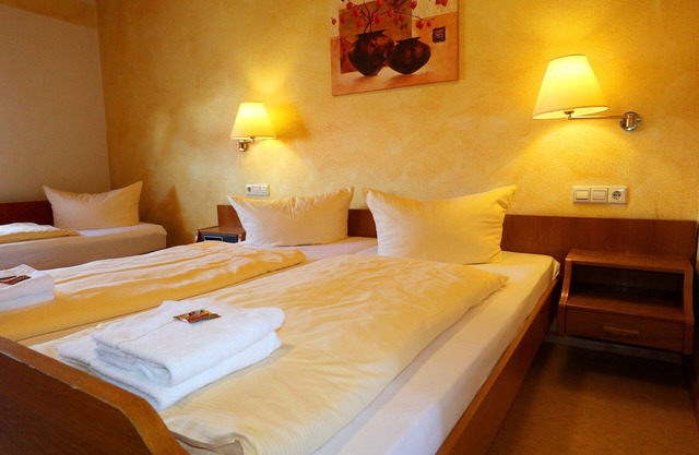 Triple room Cat. A, non-smoking, WC and shower - Hotel Werneths Landgasthof