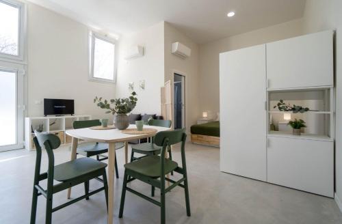 Triple room in Frassino Apartment