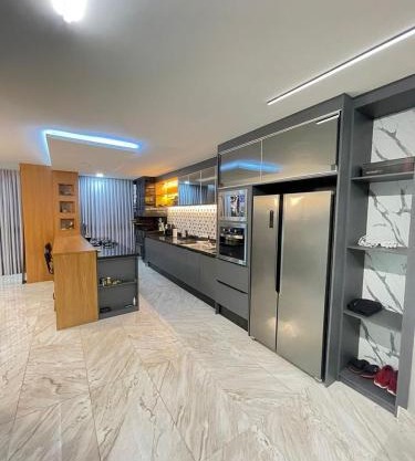 Triplex luxo 3 quartos nos Ingleses