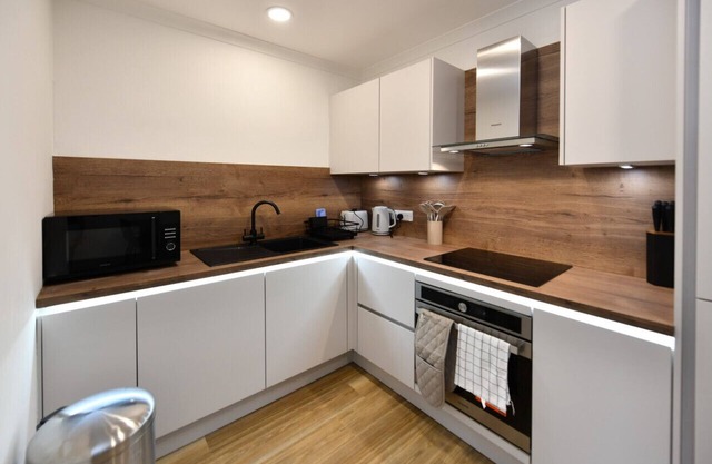 Troon Portland Apt B