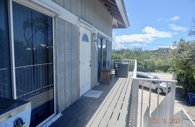 Tropical 3 Bedroom Island Villa in the heart of the Keys!