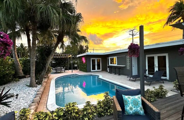 Tropical Oasis with Heated Pool and Cabana Bar