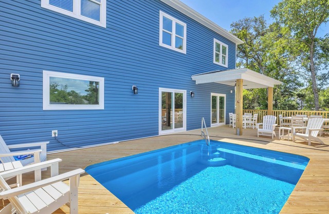 Trottin’ To Paradise: Charming, Spacious Rental with Private Pool