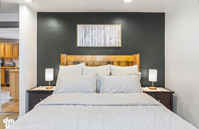 True North Retreat-open concept, newly remodeled, backyard with fire pit