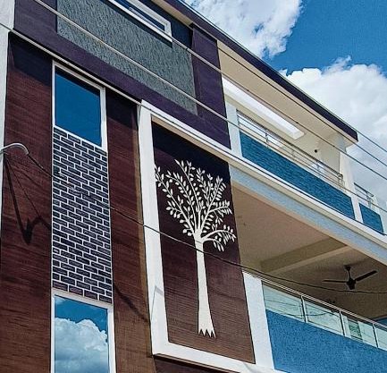 TrueLife - Chinmai Nivas - Breakfast Included - Modern 2BHK homes for families - Tirumala Mountain View - Fast WiFi - Many restaurants nearby - Hall, AC bedrooms, Modular Kitchen - Android TV - 250 Jio Channels - Top Service with lots of Love