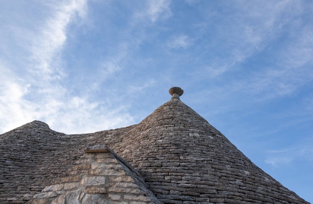 trullo with 3 bedrooms and two bathrooms